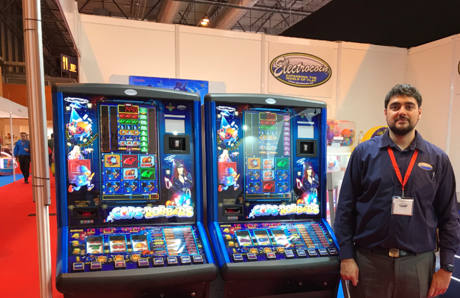 Cops n Robbers in La Feria Internacional Del Juego